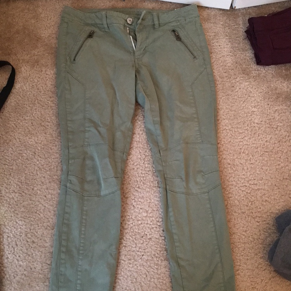 Green ankle length pants